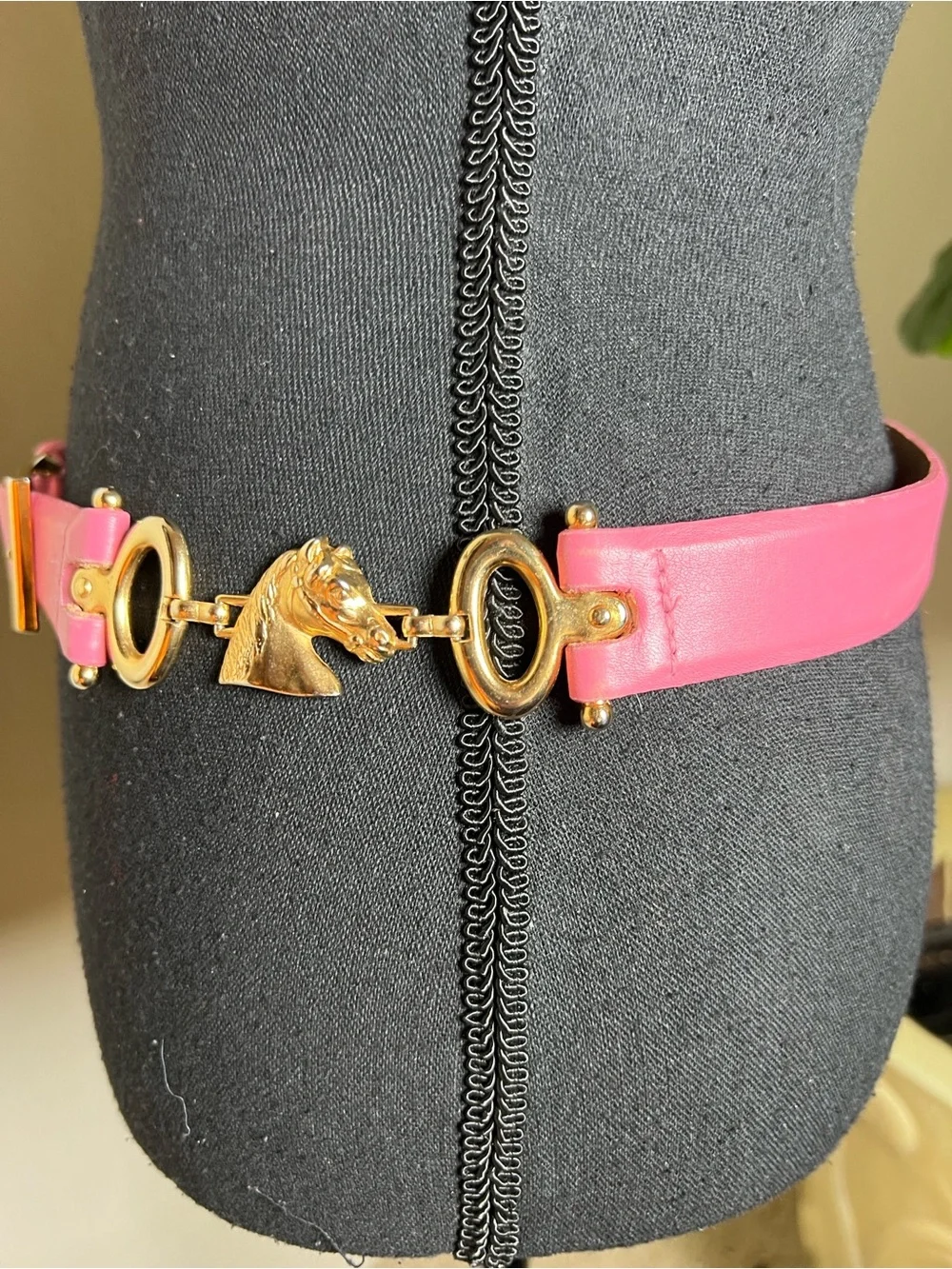 ESCADA Worth Women’s Vintage Barbie Pink Equestrian Leather Belt Size Medium